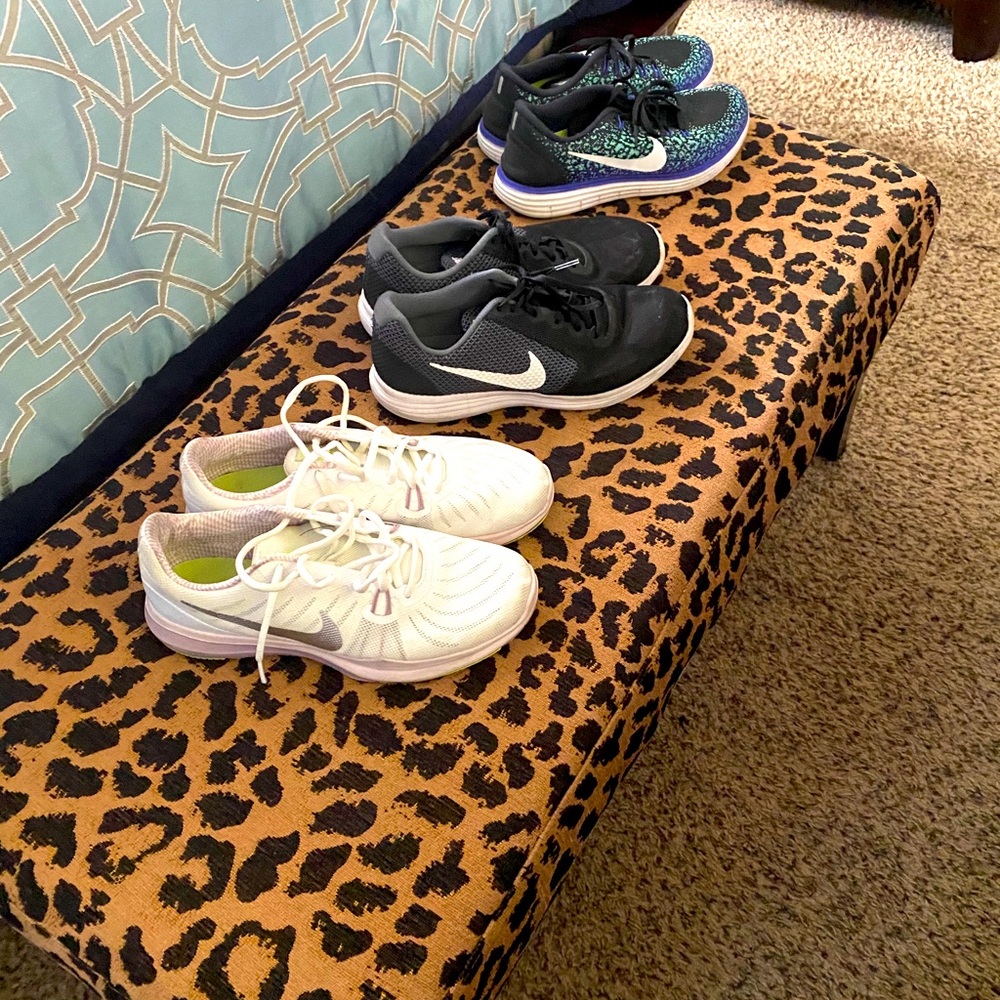 Nike Women Tennis Shoes